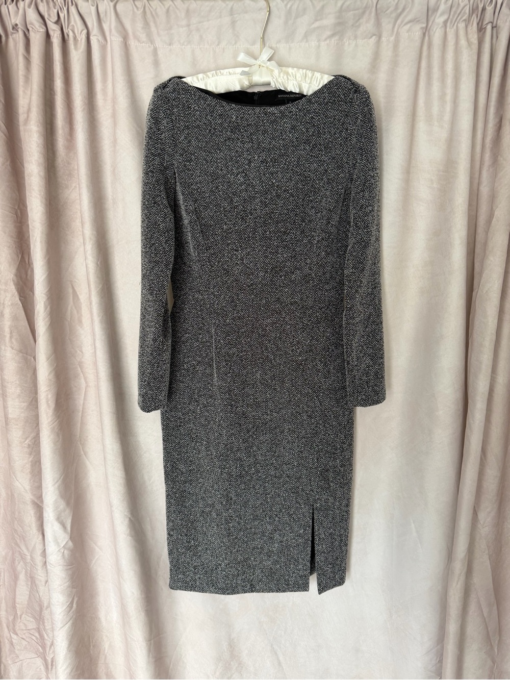 Banana Republic Gray Long-Sleeve Sheath Dress